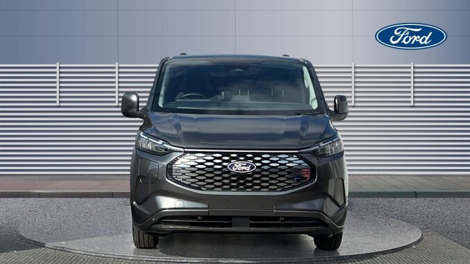 Ford Transit Custom E-320 L1 Electric Awd 100kW 71kWh H1 Van Limited Auto - Image 3